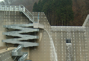 縦型鋼製魚道